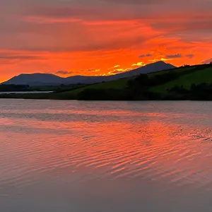 https://lakeside-lookout.corkhotel.net